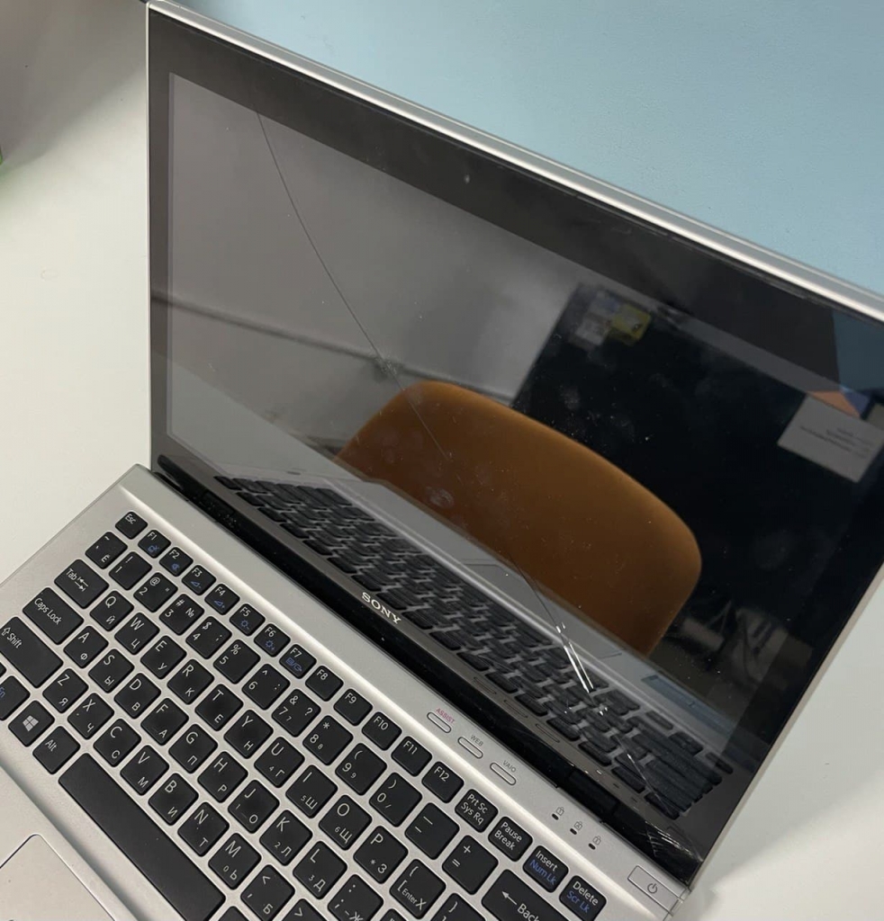Тачскрин (сенсорное стекло) для ноутбука Sony VAIO SVT13 13.3" с рамкой (TCP13E69 v1.0) Тачскрин (сенсорное стекло) для ноутбука Sony VAIO SVT13 13.3" с рамкой (TCP13E69 v1.0)