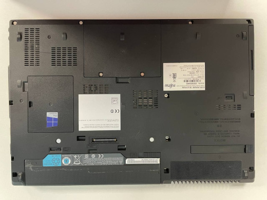 Мобильная рабочая станция Fujitsu Celsius H730