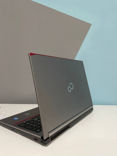 Мобильная рабочая станция Fujitsu Celsius H730