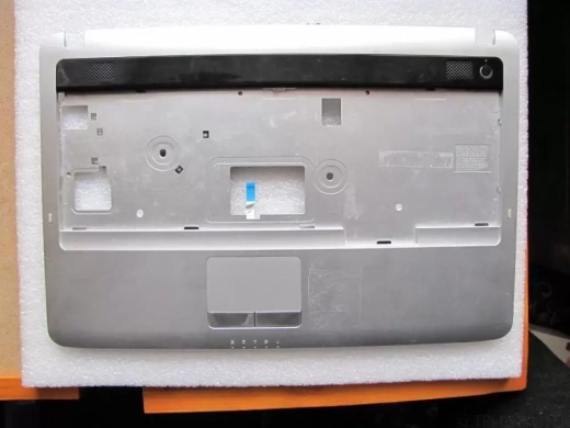 Верхняя часть корпуса (палмрест) для ноутбука Samsung RV508, б.у.