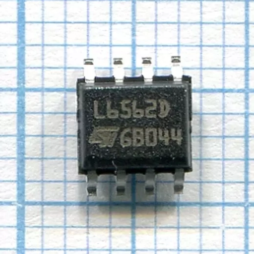 Контроллер L6562D