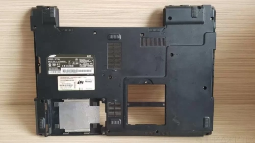 Нижняя панель для ноутбука Samsung R58, б.у.